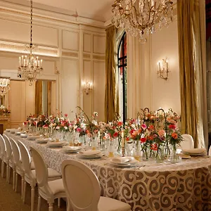 Plaza Athenee - Dorchester Collection 5* Paříž